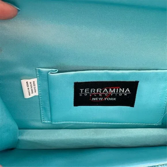 Terramina Women's Plus Size 16W - 3 Piece Jacket, purse, & Skirt Church Suit - Picture 8 of 10